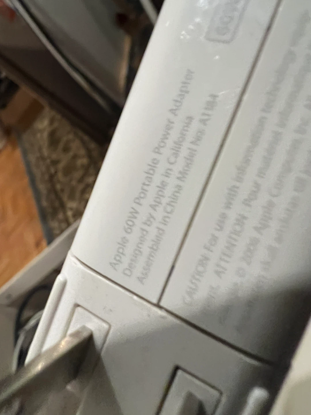 Apple 60W Portable Power Adapter A1184 - photo 4