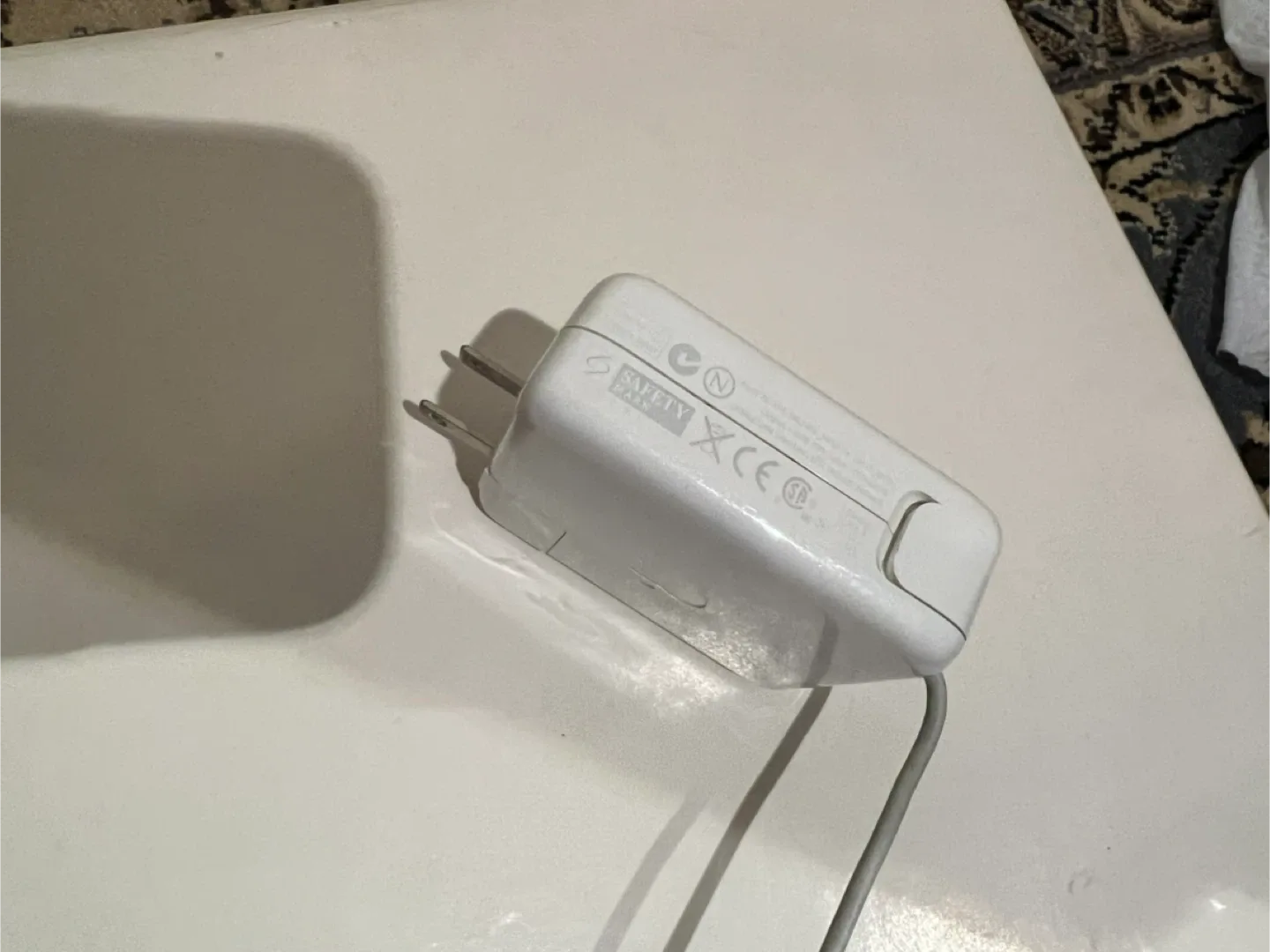 Apple 60W Portable Power Adapter A1184 image indicator(6)
