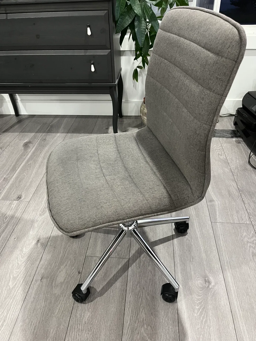 Grey Office Chair image indicator(3)