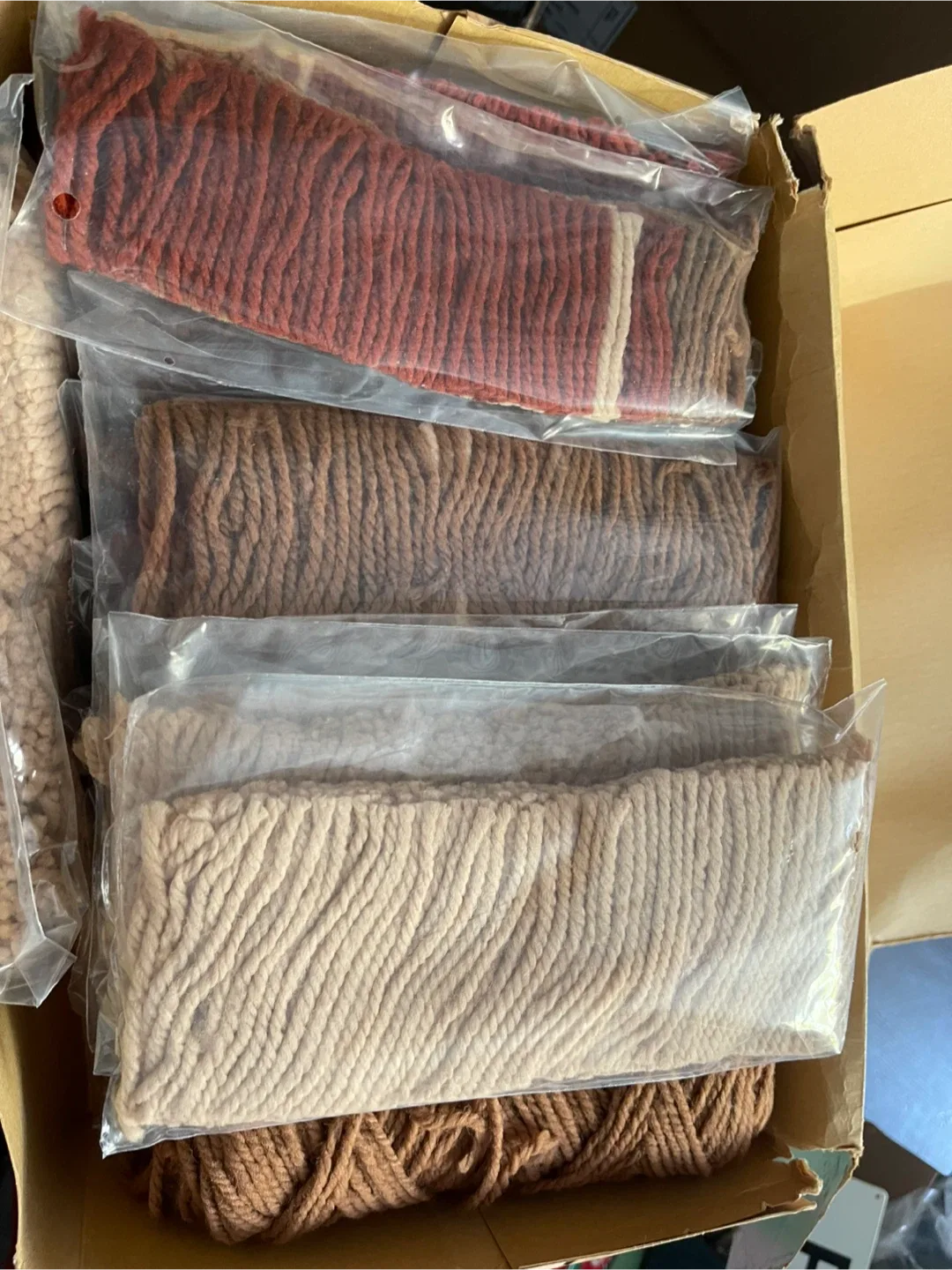 Latch Hook Kit with Yarn image indicator(2)