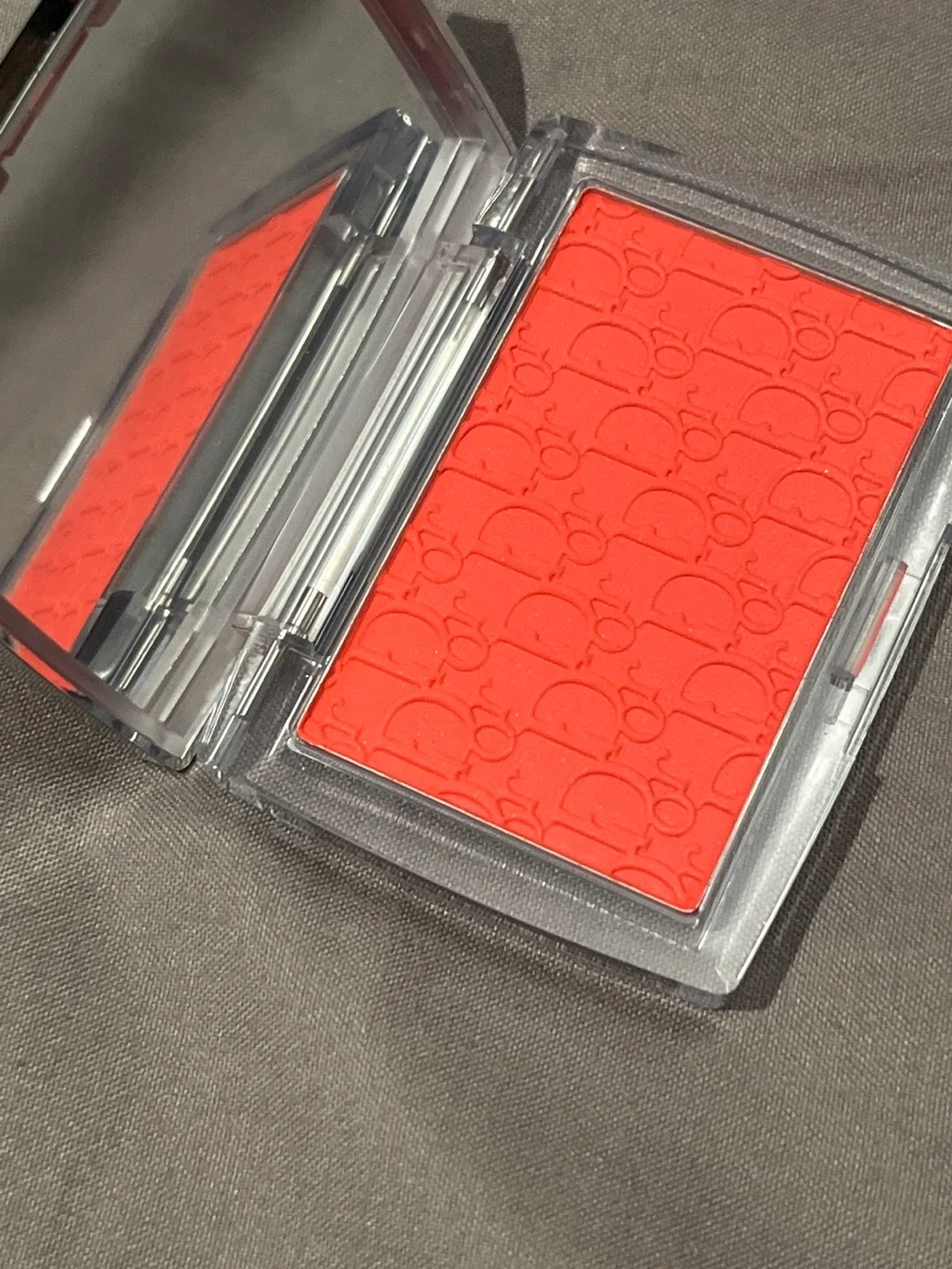 Dior Rouge Blush image indicator(2)