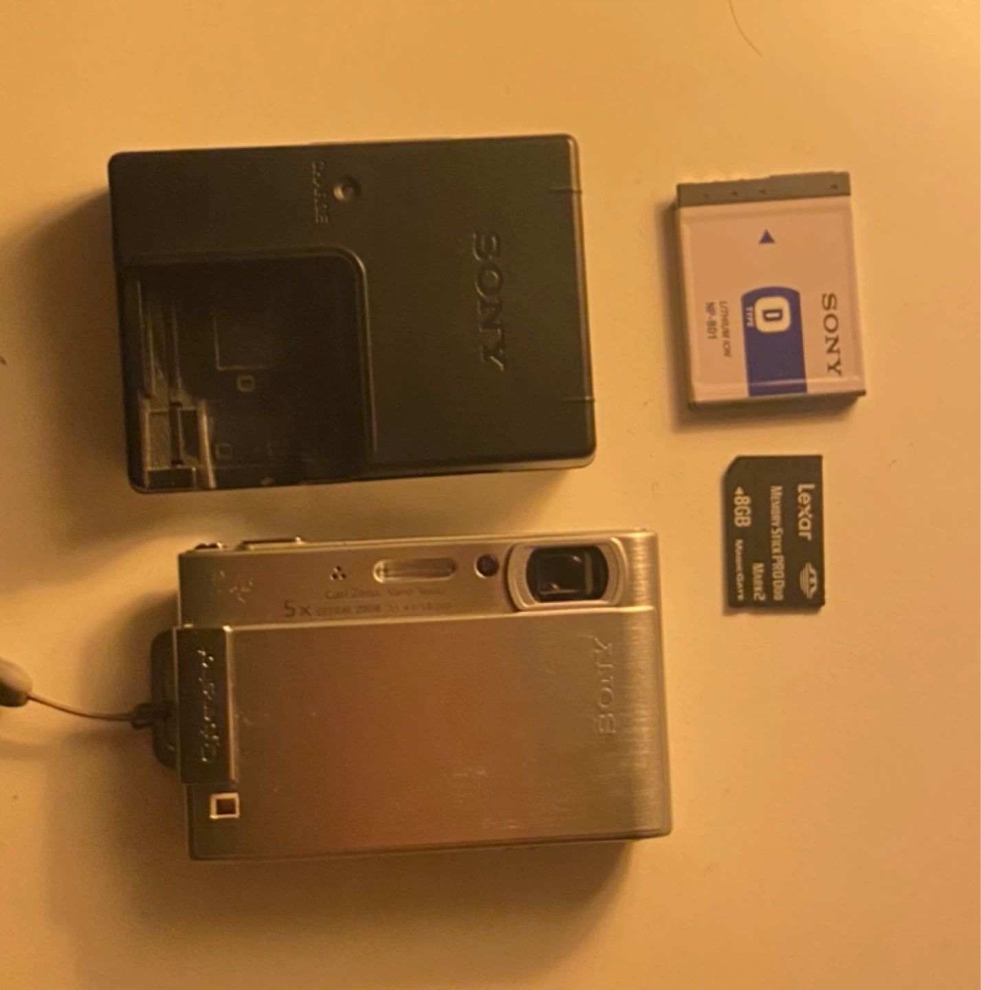 Sony Cybershot Dsc-T200 digital camera