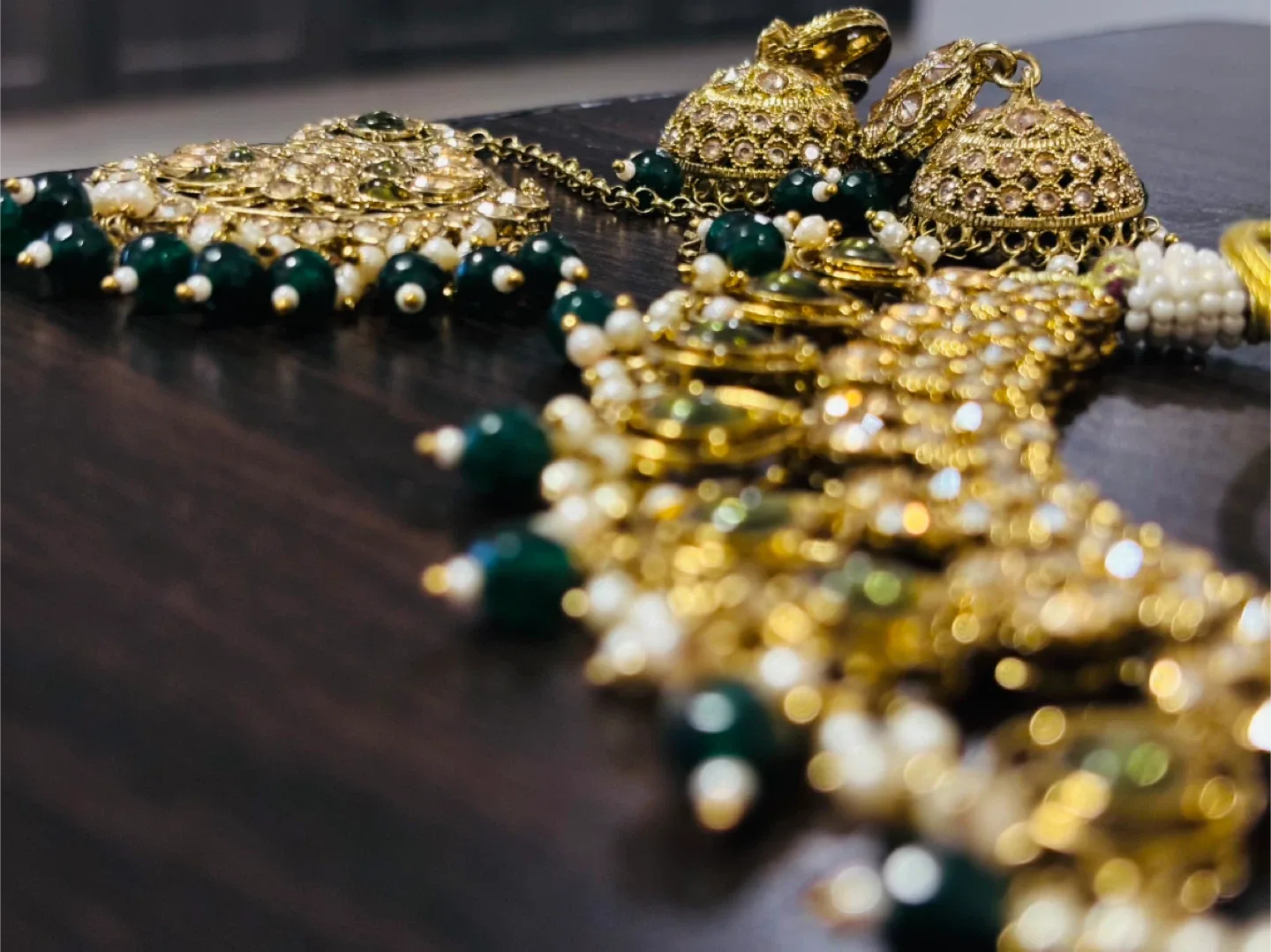 Indian/Pakistani Jewellery Set - Gold & Green image indicator(4)