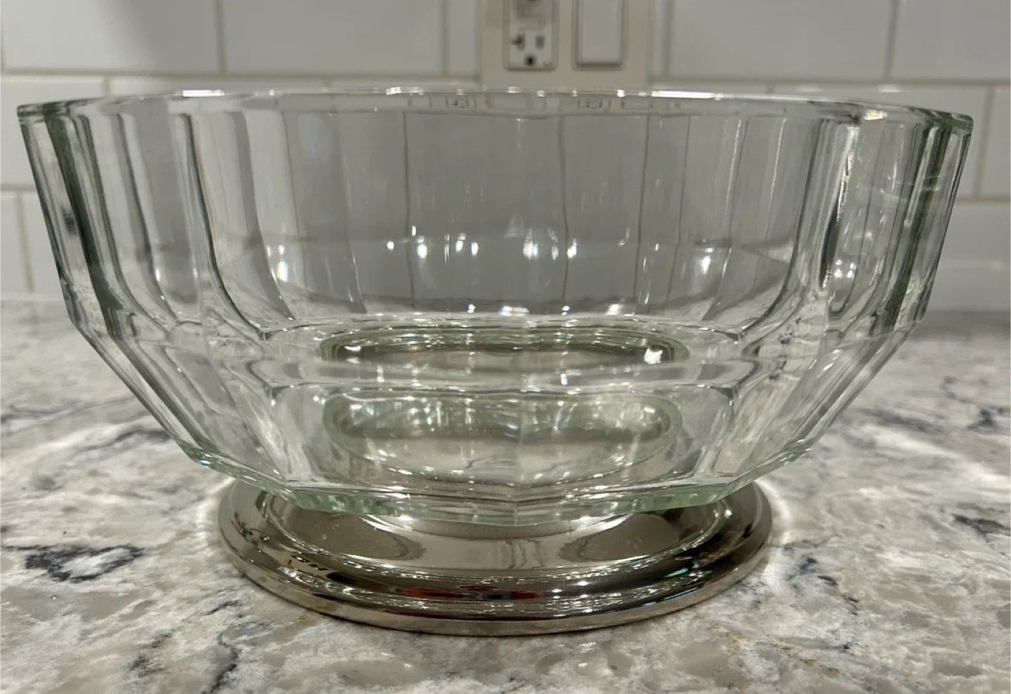 Set of 3 Glass Serving Bowls with Silver Base image indicator(3)