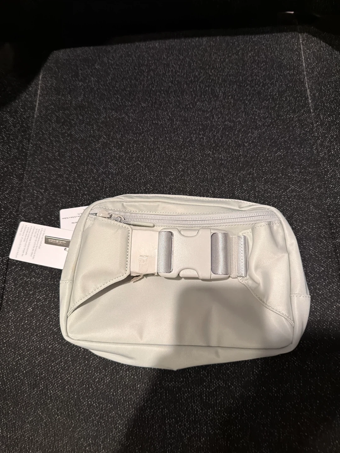 Lululemon Everywhere Belt Bag - photo 2
