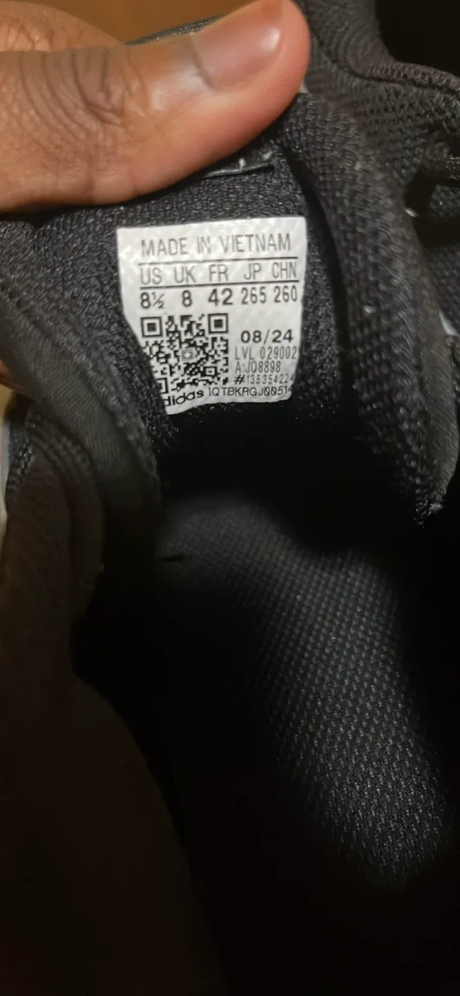 Adidas A.E. 1 Low Basketball Shoes Size 8.5 image indicator(2)