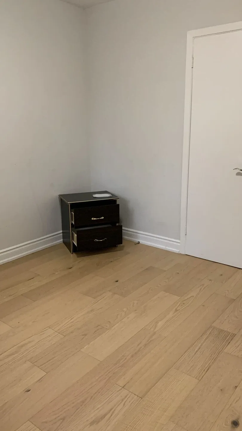 1 Bed 1 Bath - House image indicator(5)