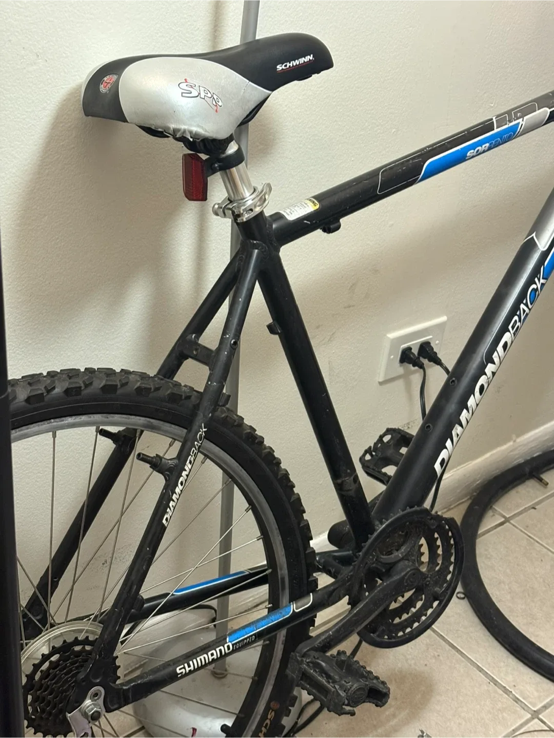 Diamondback Sorrento Mountain Bike - Black/Blue 🥕 thumbnail