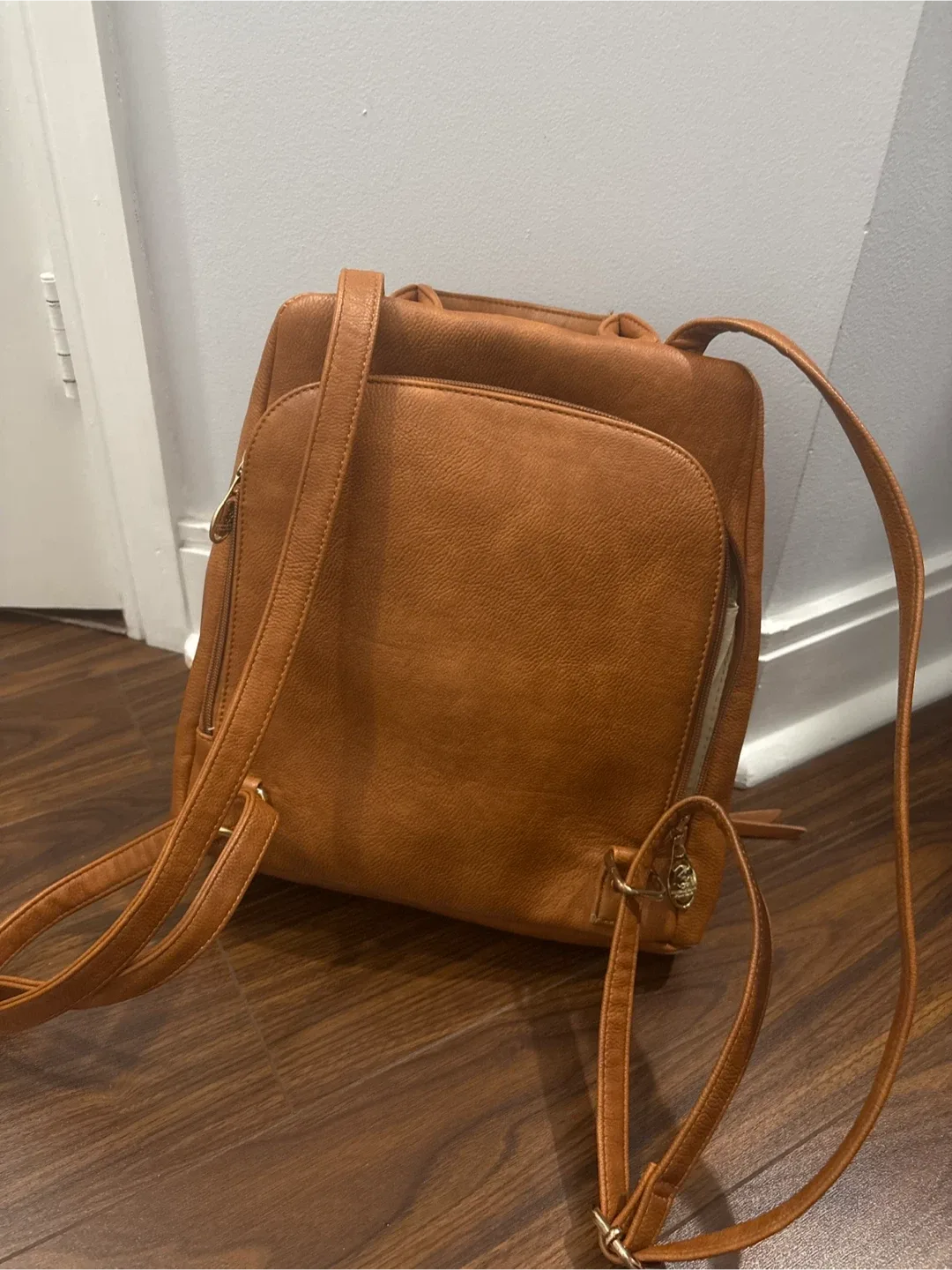 Brown backpack image indicator(2)