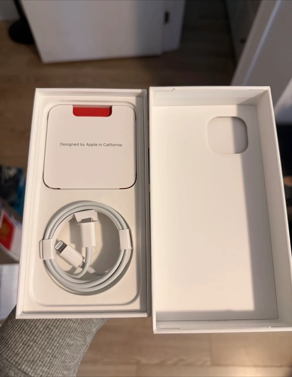 Apple iPhone 14 (PRODUCT) RED 256GB - UNLOCKED image indicator(3)