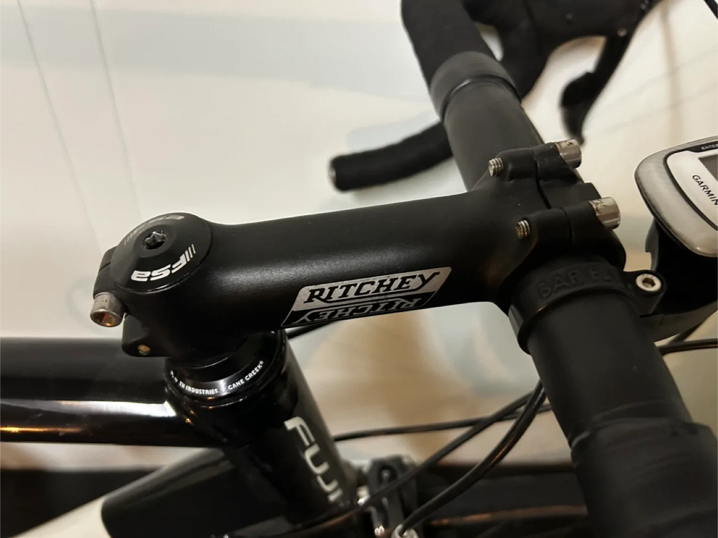 Fuji Team Issue Carbon Road Bike image indicator(7)