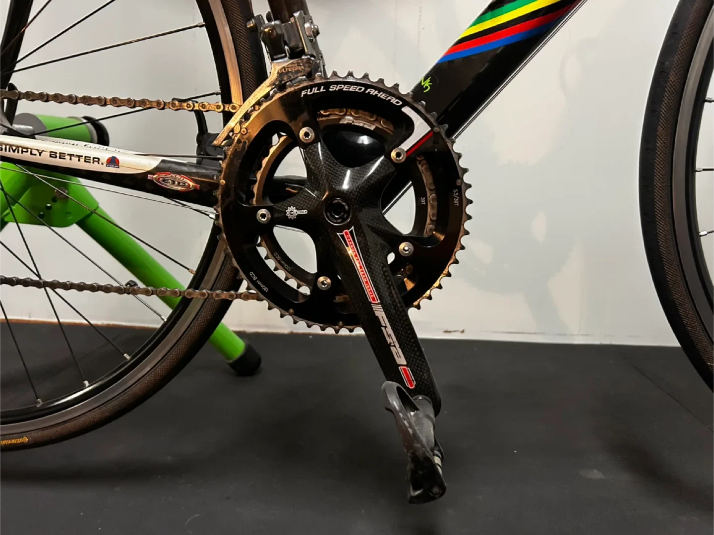 Fuji Team Issue Carbon Road Bike image indicator(10)