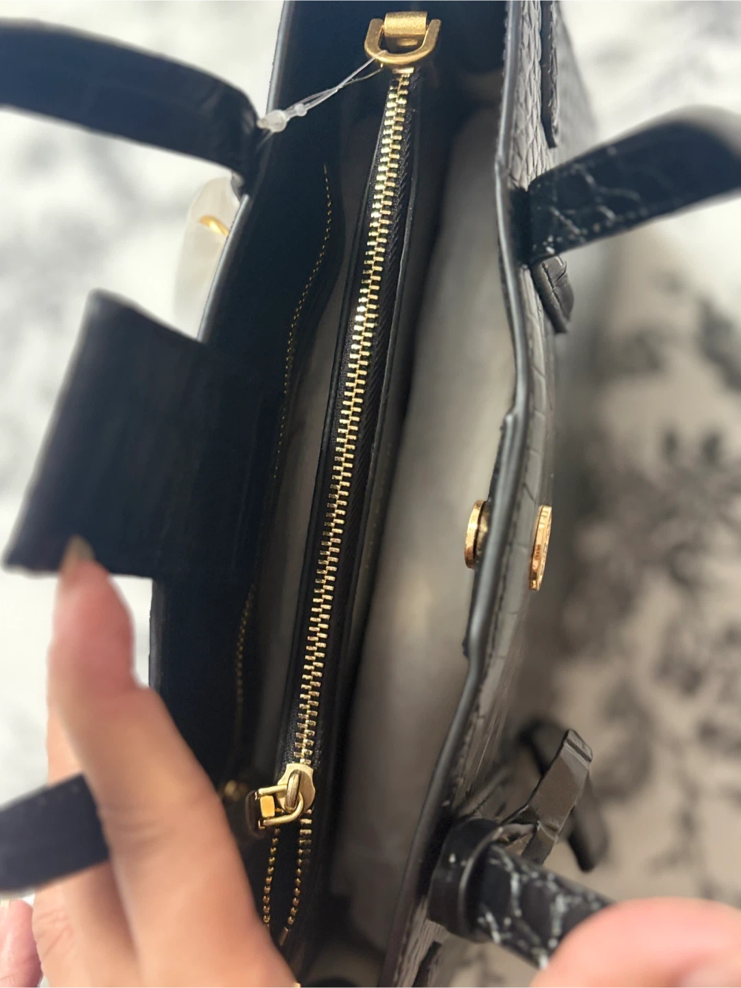 Tory Burch Black Croc Embossed Leather Handbag - photo 5