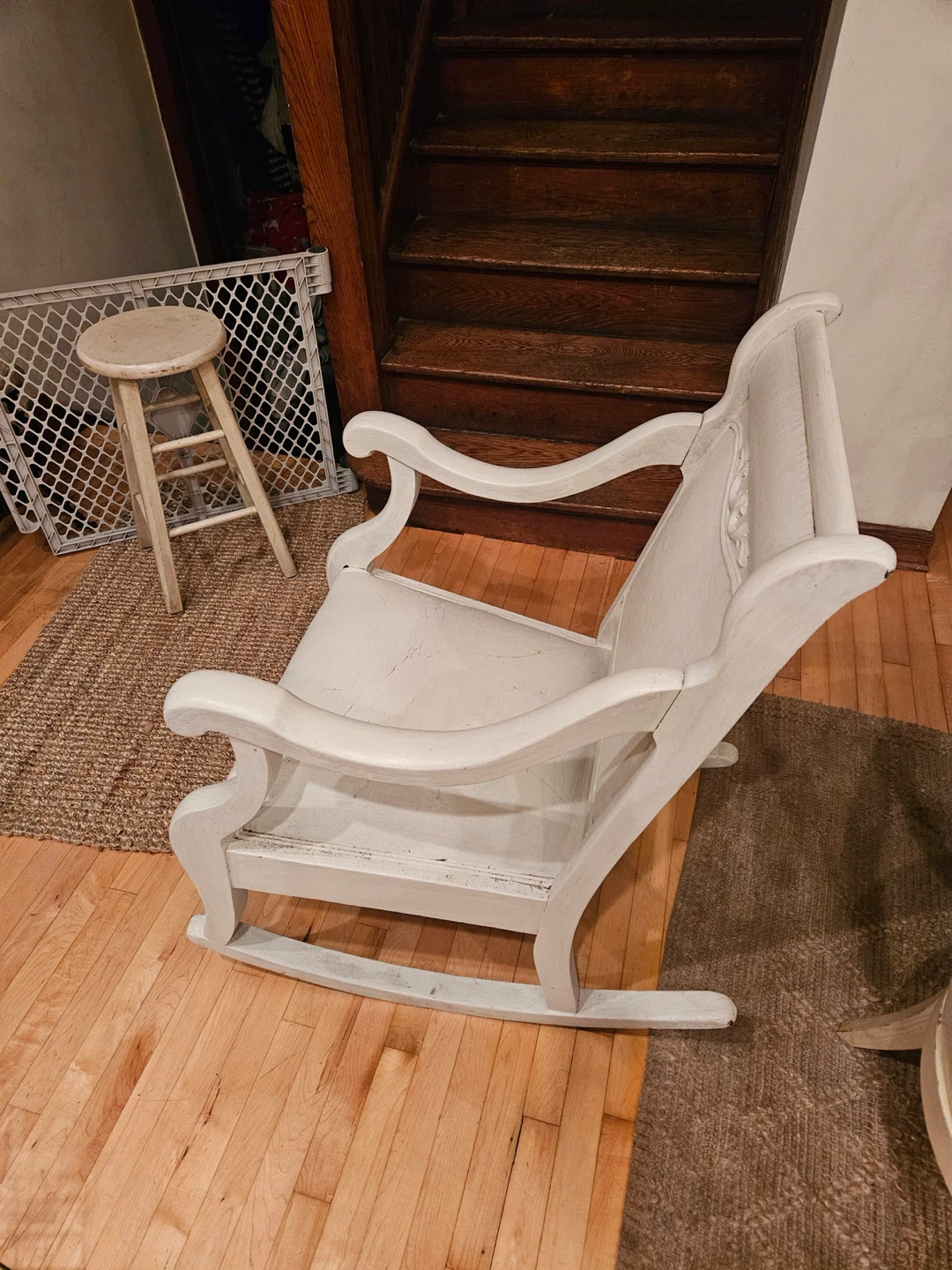 Vintage Rocking Chair - Great Condition! - photo 3