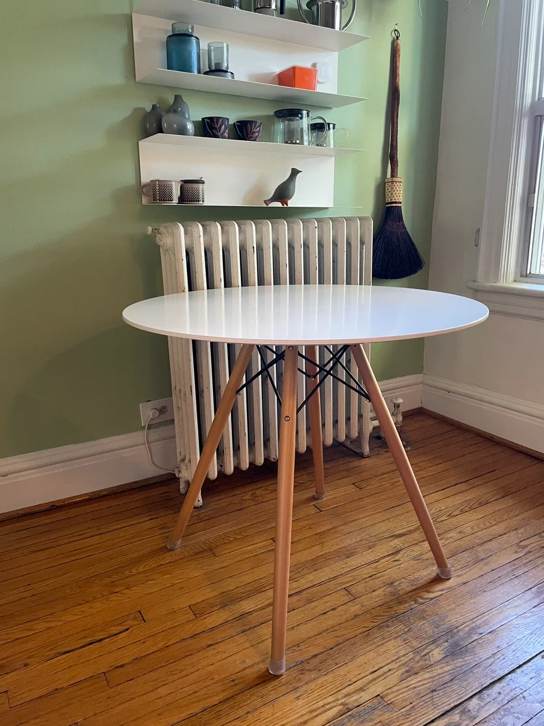 Structube “EIFFEL” round dining table in white image indicator(2)