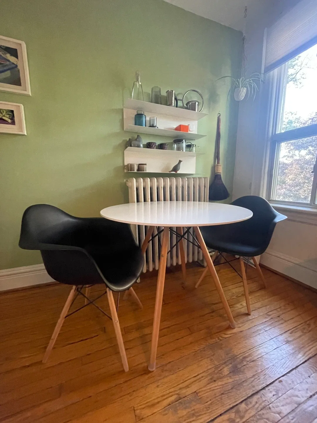 Structube “EIFFEL” round dining table in white image indicator(3)