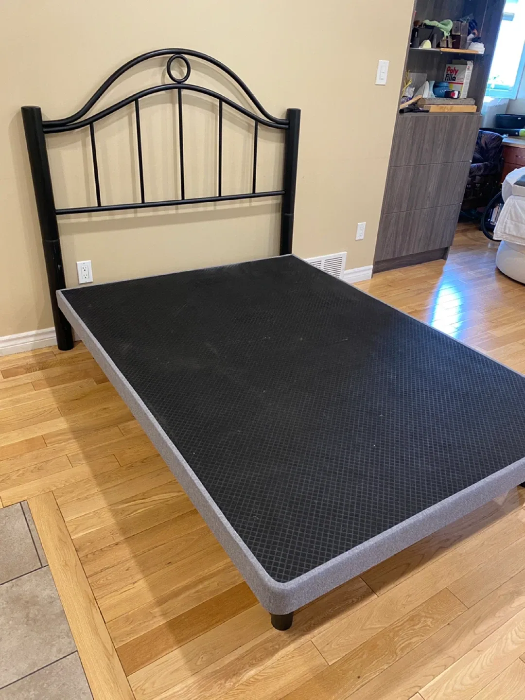 Sleep Country Double Upholstered Platform Bed (CAN DELIVER) image indicator(3)