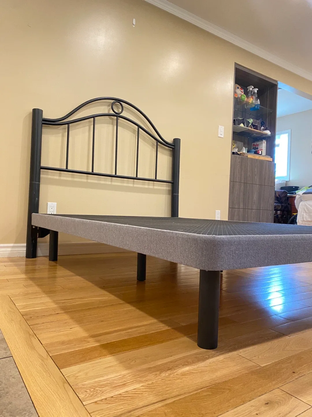 Sleep Country Double Upholstered Platform Bed (CAN DELIVER) image indicator(4)