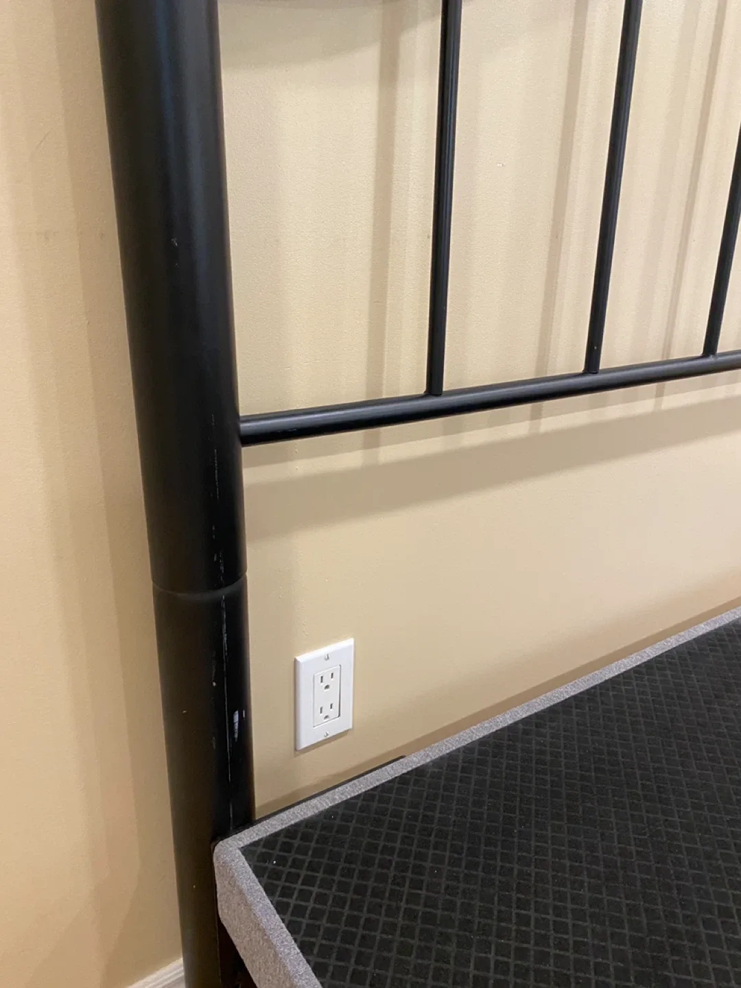 Sleep Country Double Upholstered Platform Bed (CAN DELIVER) image indicator(7)