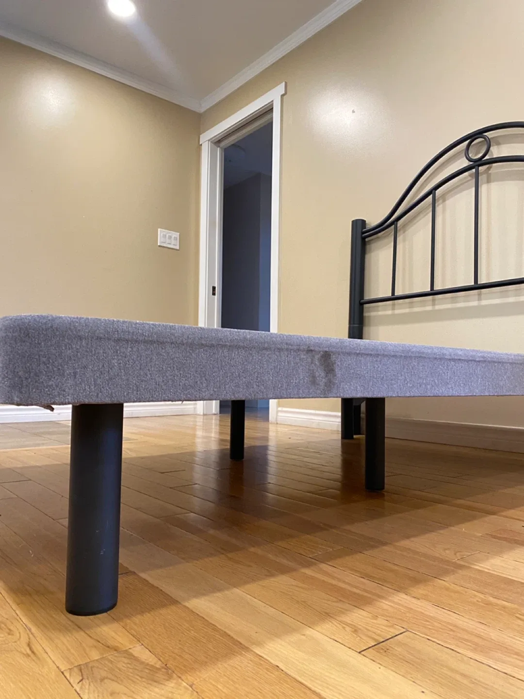 Sleep Country Double Upholstered Platform Bed (CAN DELIVER) image indicator(8)