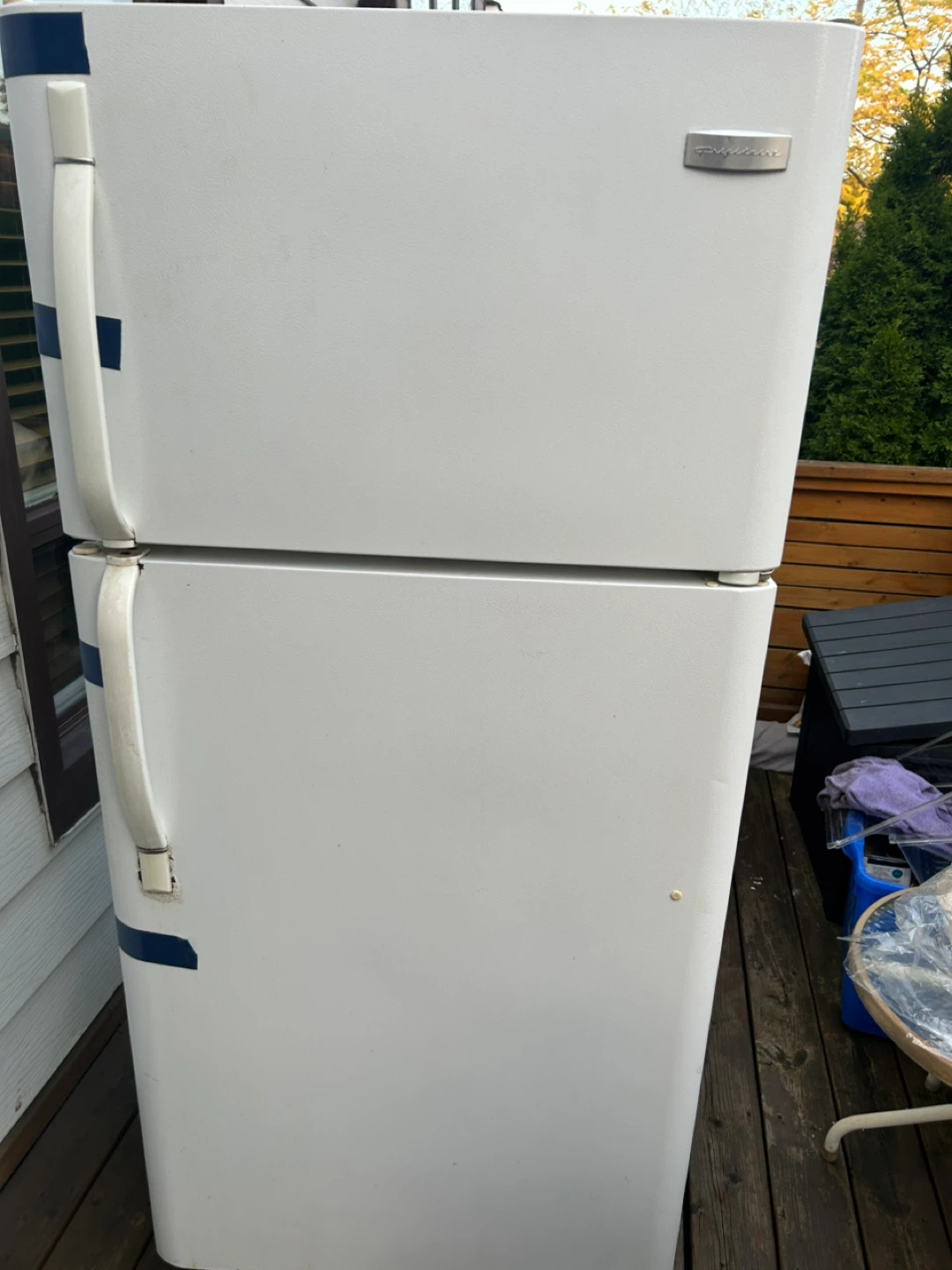 Frigidaire White Refrigerator - photo 2