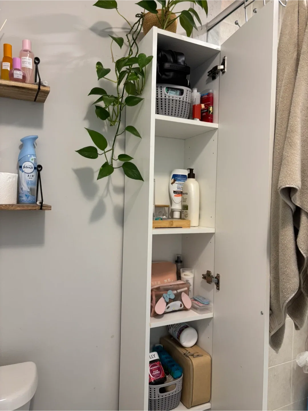 IKEA Tall White Bathroom Cabinet image indicator(4)