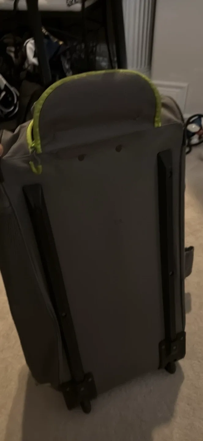 Puma Pro Cat Grey Rolling Duffel Bag image indicator(3)