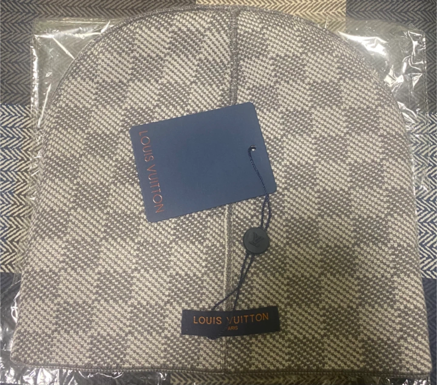 New LV Grey Beanie - photo 3