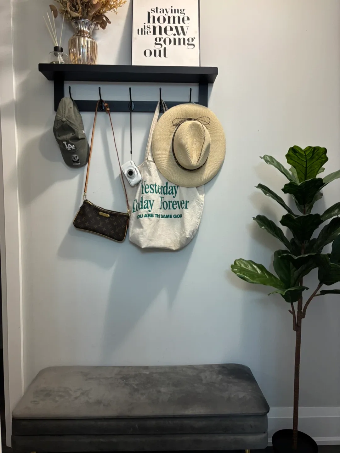 Entryway Shelf with Hooks image indicator(2)