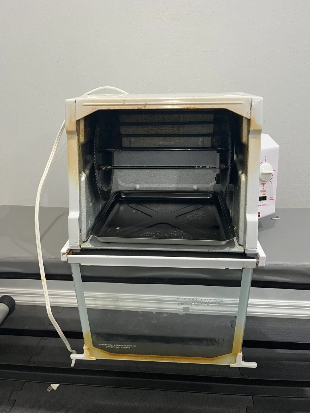 Compact Showtime Rotisserie & BBQ Oven image indicator(2)