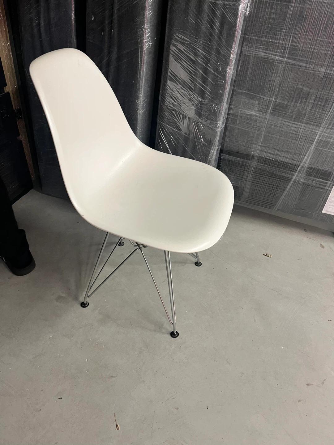 White Eames Style - Chair