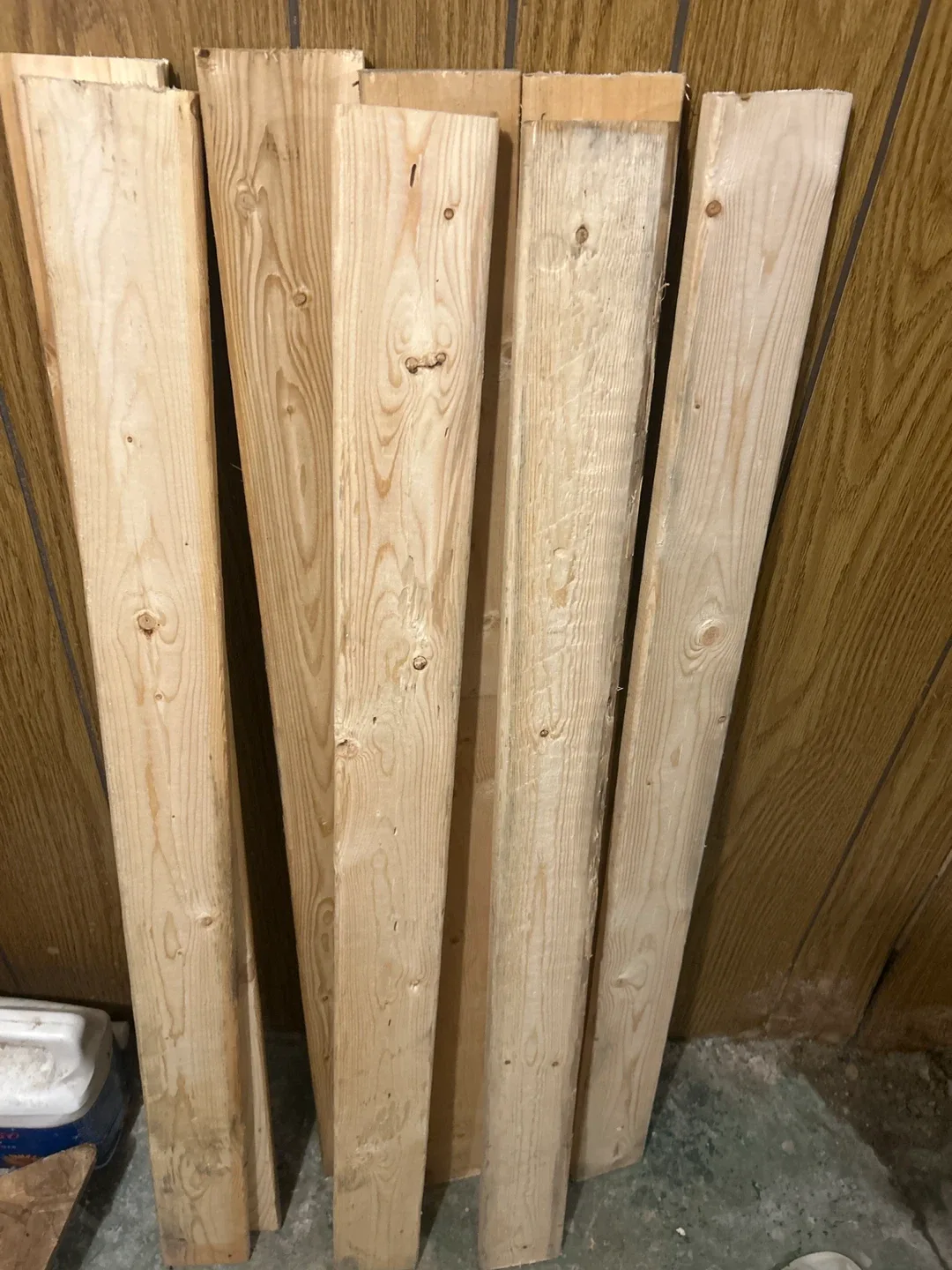 8 Pine Wooden Planks thumbnail