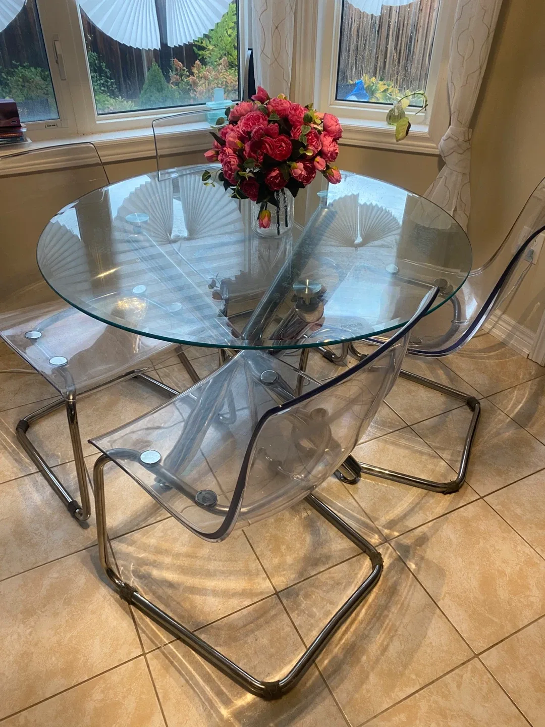 Glass Round Dining Table with 4 Chairs image indicator(2)