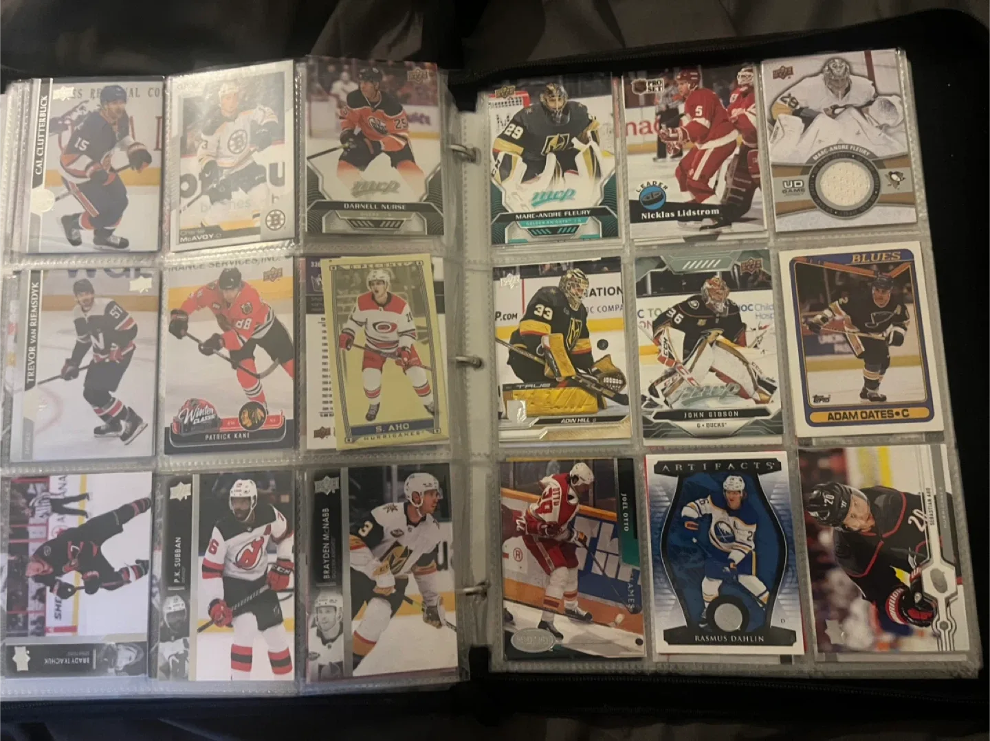 Binder full of hockey cards image indicator(4)