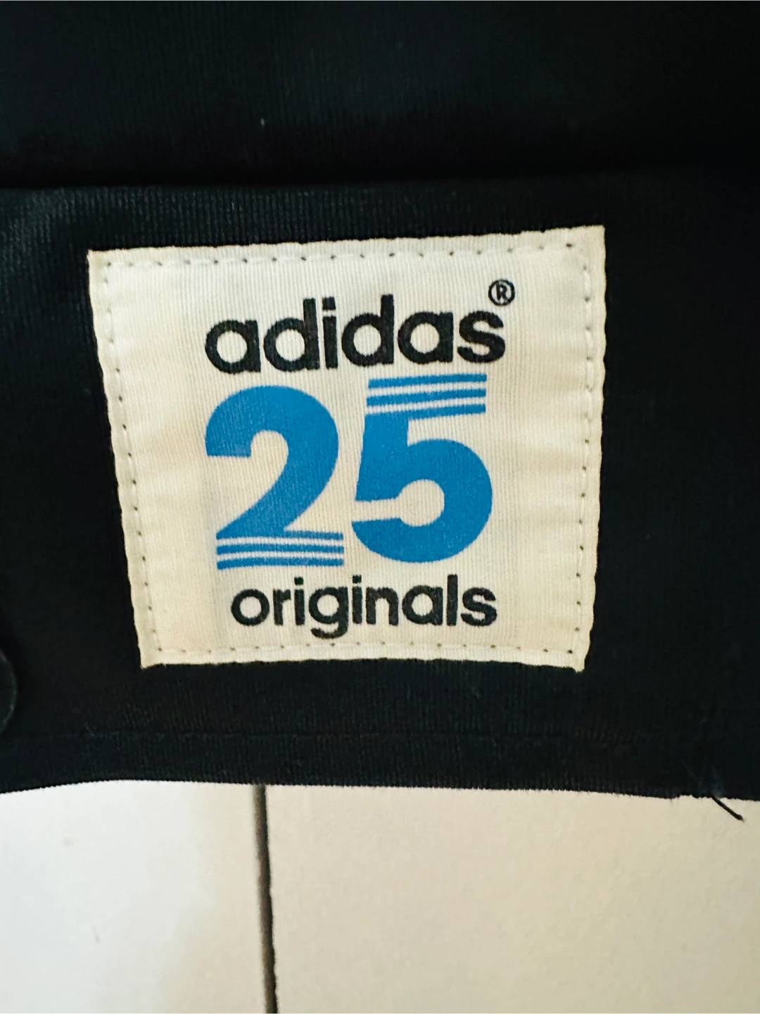 Adidas Originals 25 Black Jacket Size L - photo 3