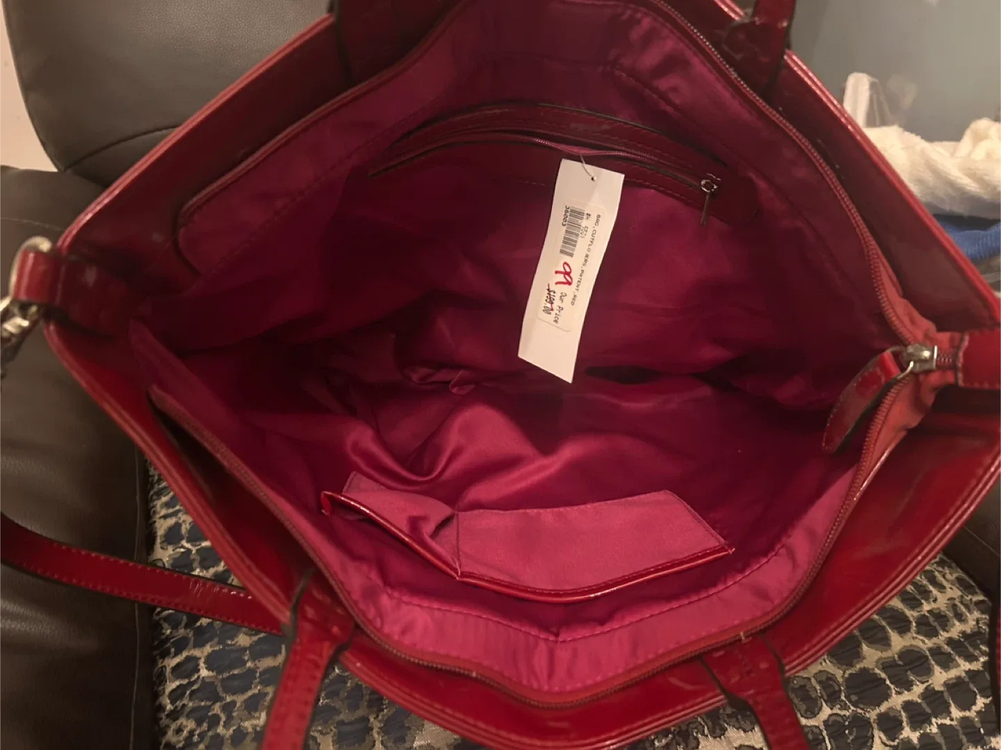 Red Patent Flower Tote Bag image indicator(8)