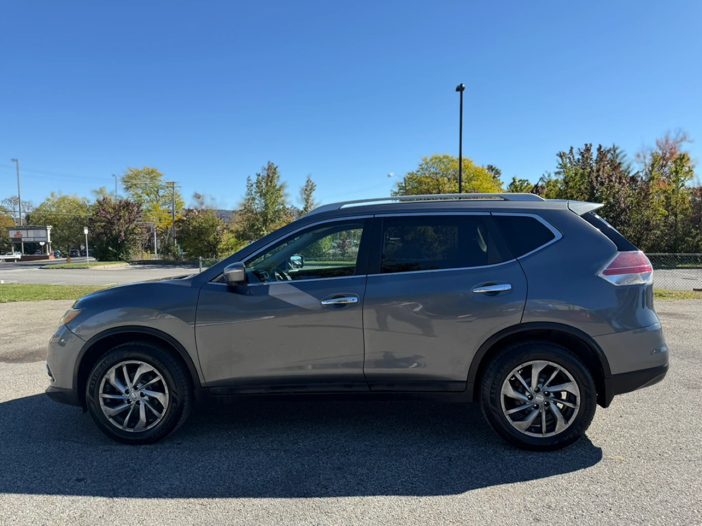 Nissan Rogue SUV - Gray - photo 2