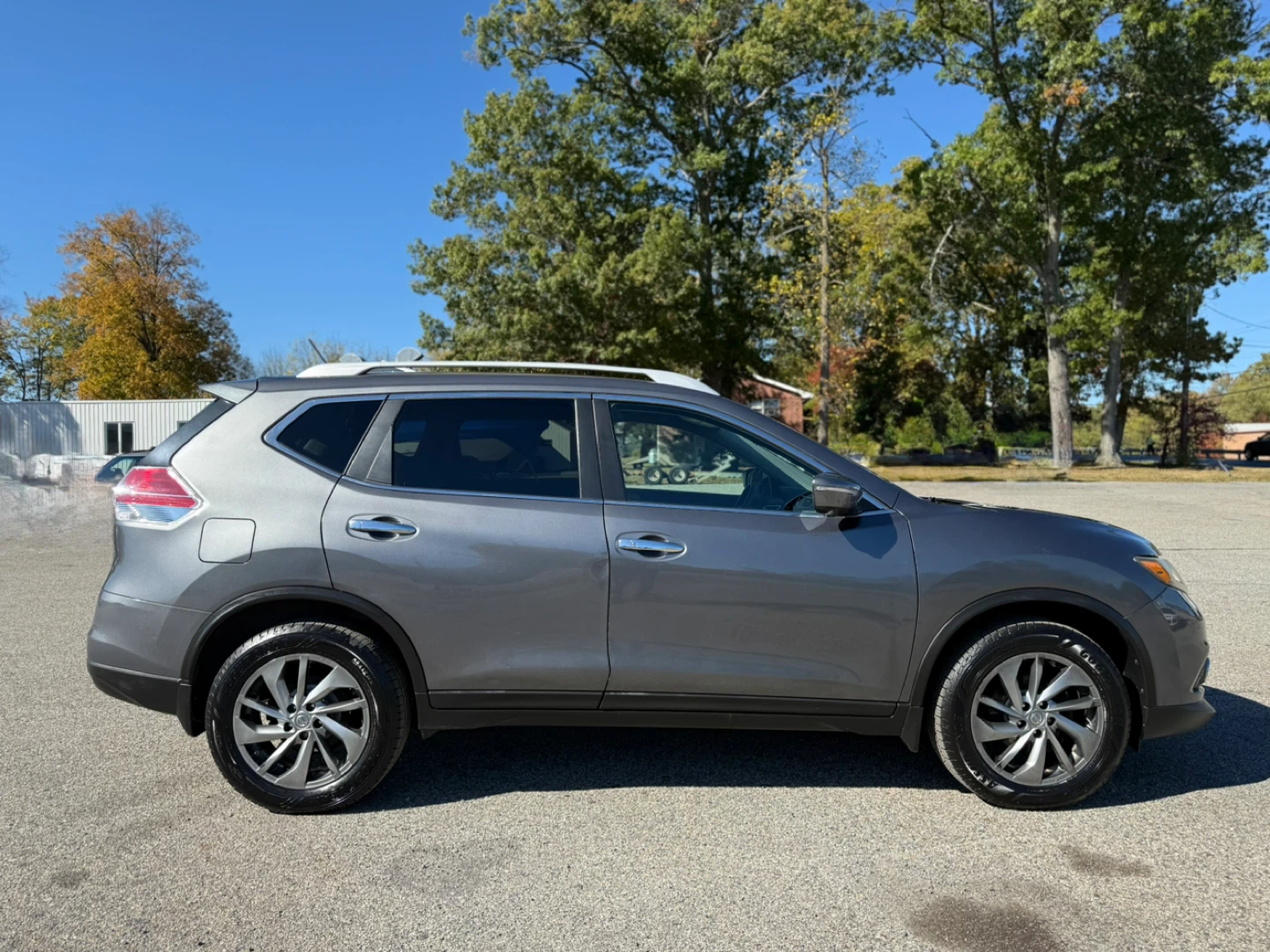 Nissan Rogue SUV - Gray - photo 4