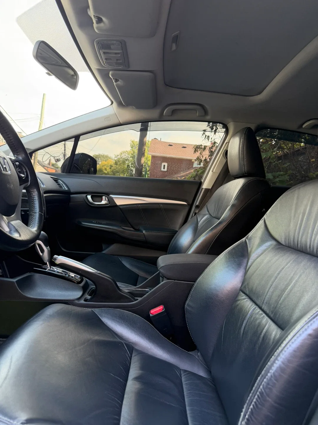 Honda Civic Touring - Black Sedan image indicator(7)