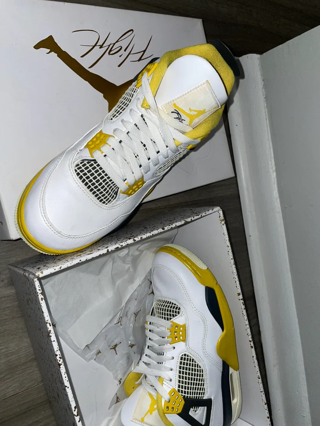 Air Jordan 4 Retro Tour Yellow