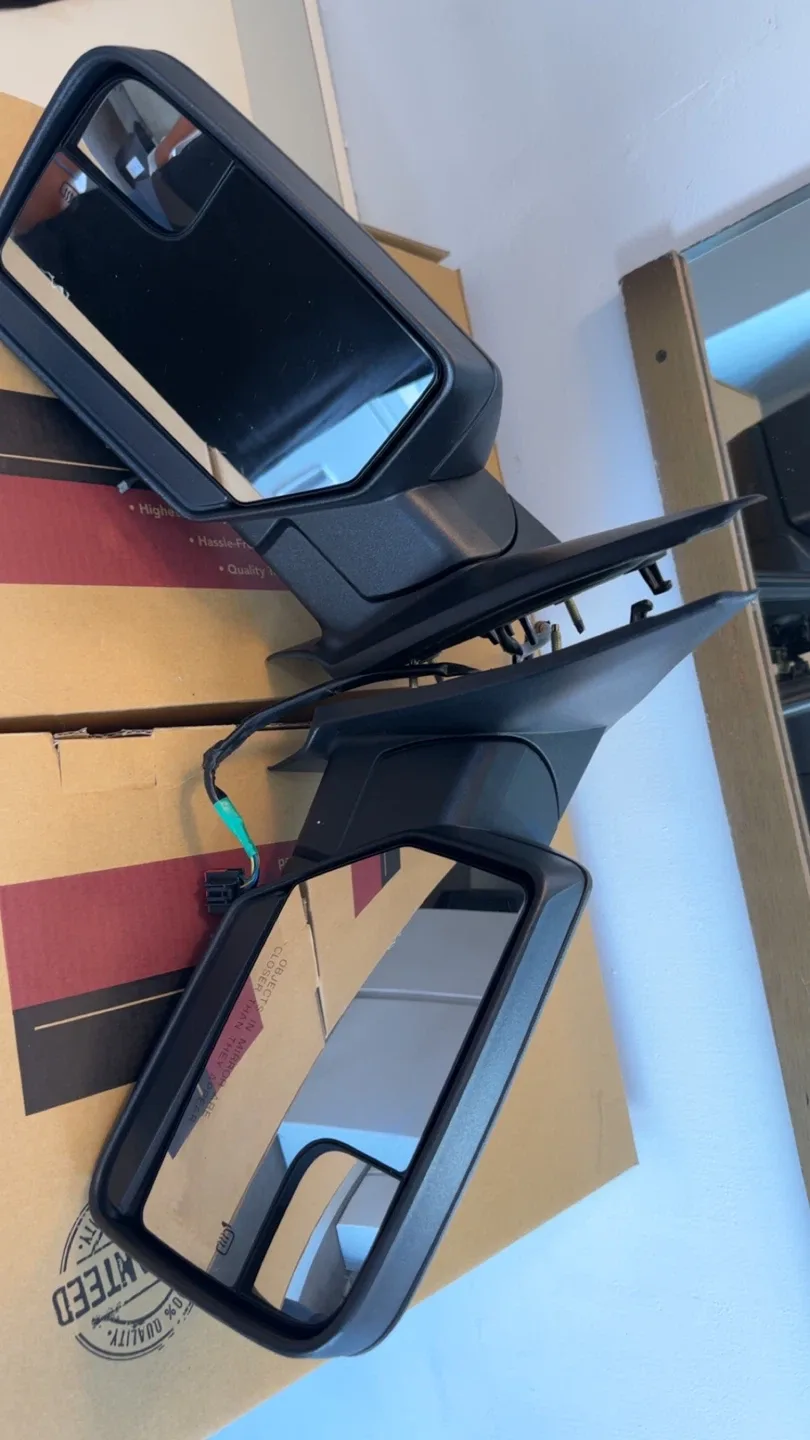 Towing Mirrors - Black thumbnail