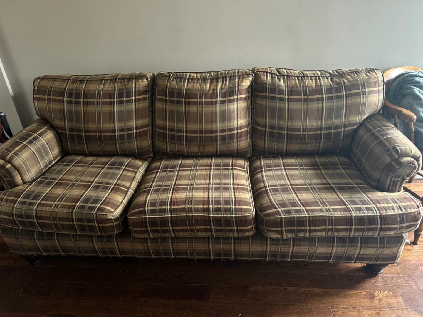 Plaid Patterned Sofa image indicator(6)