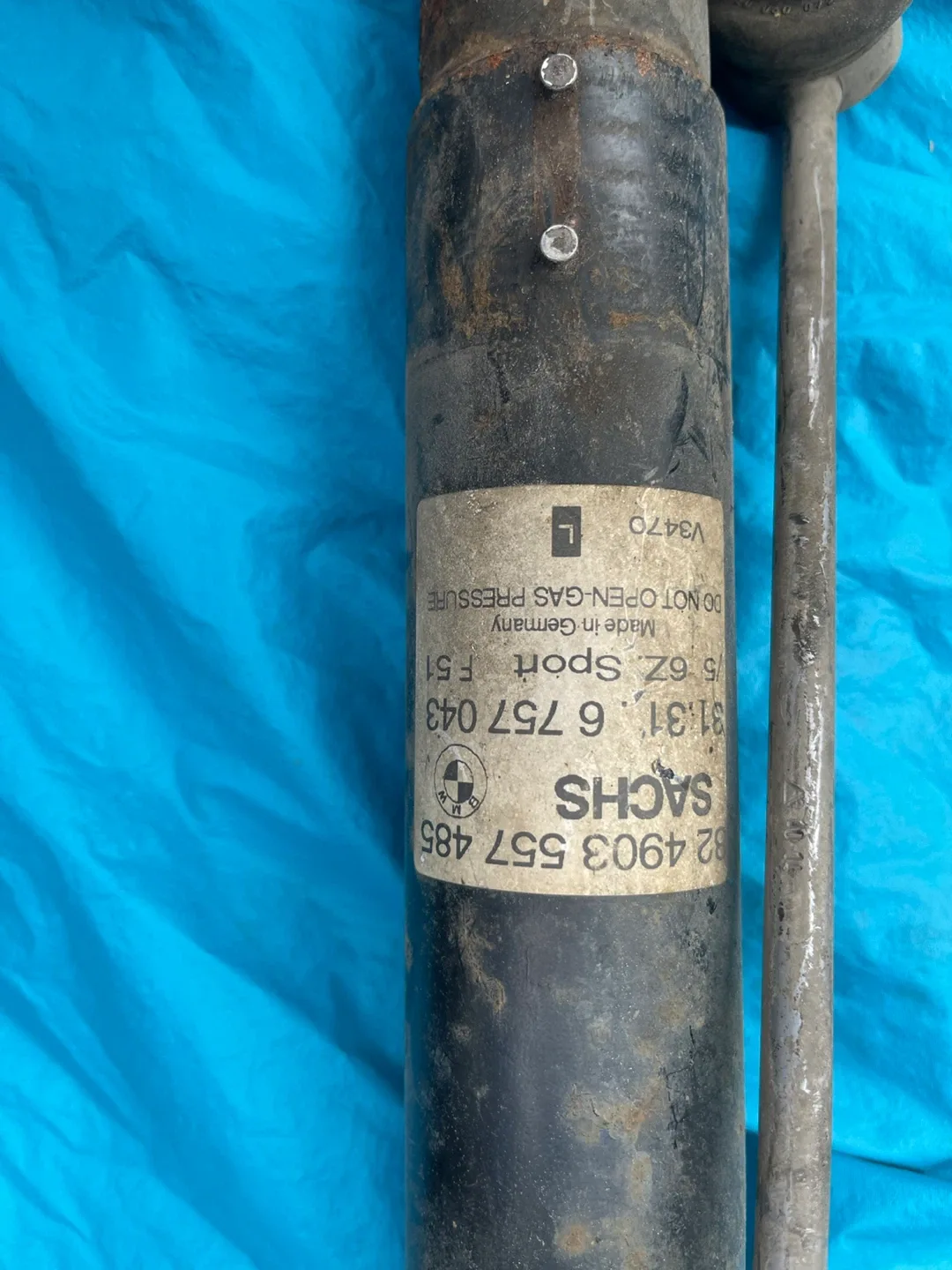 BMW E46 front struts. Still working fine image indicator(2)