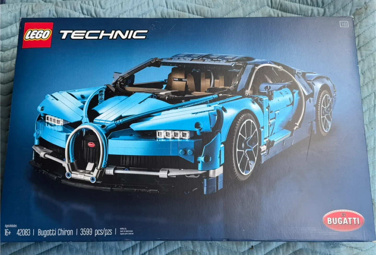 LEGO Technic Bugatti Chiron 42083 - 3599 Pieces image indicator(2)