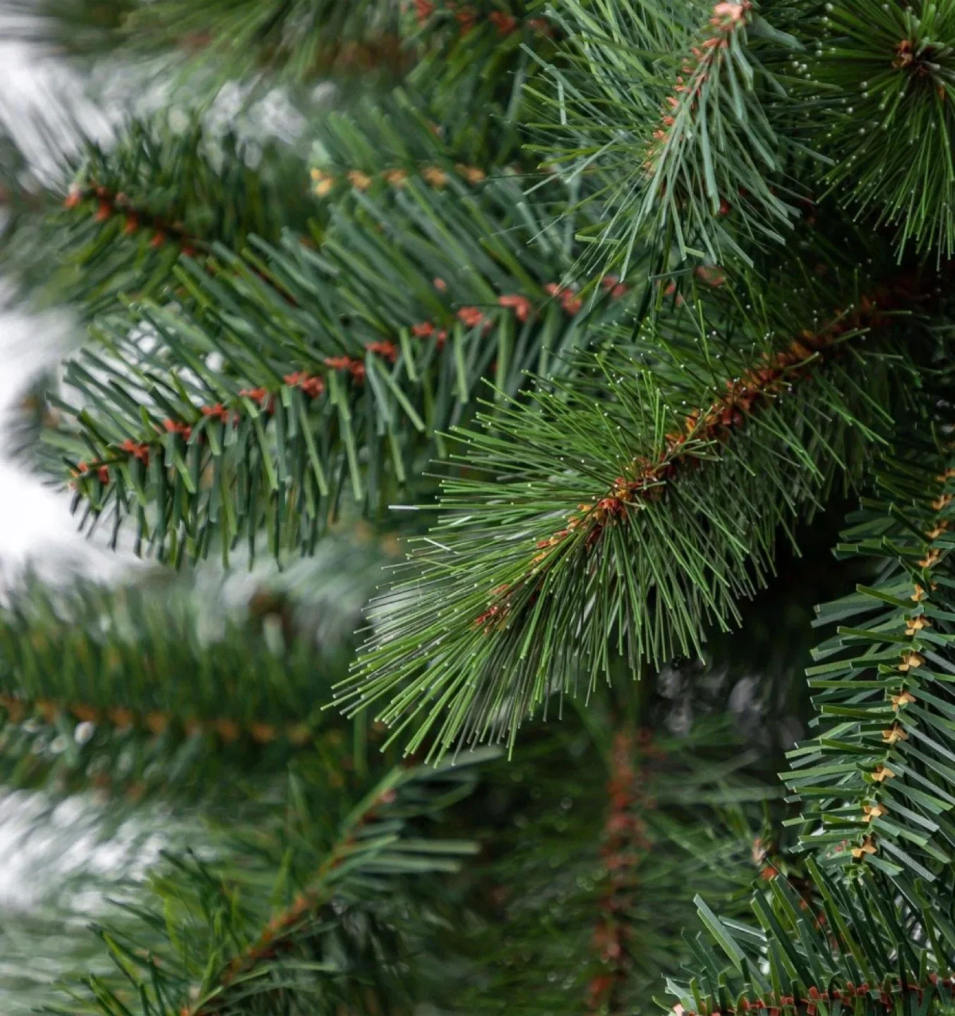 7.5 ft Artificial Christmas Tree image indicator(3)