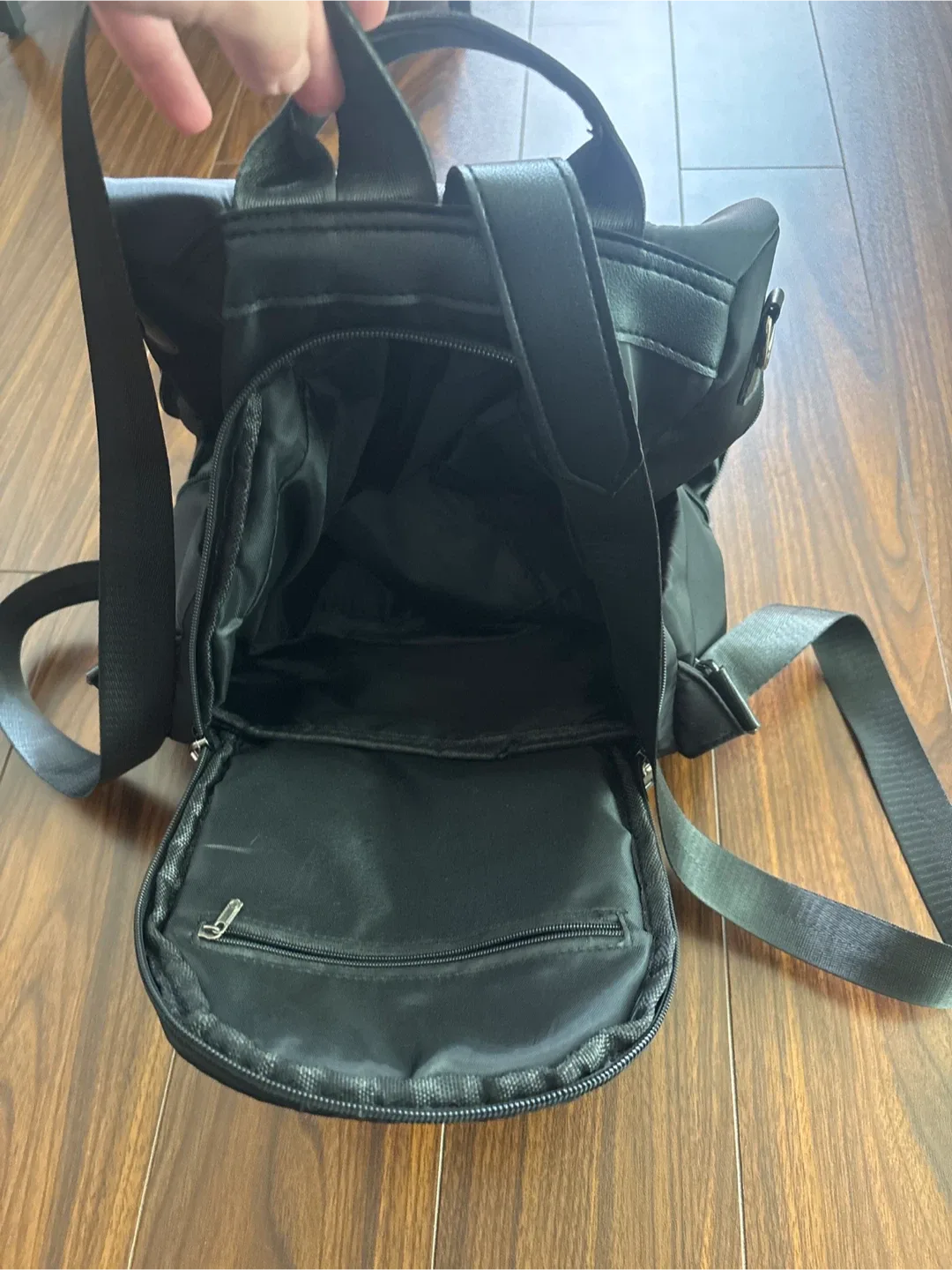 Black Nylon backpack image indicator(2)