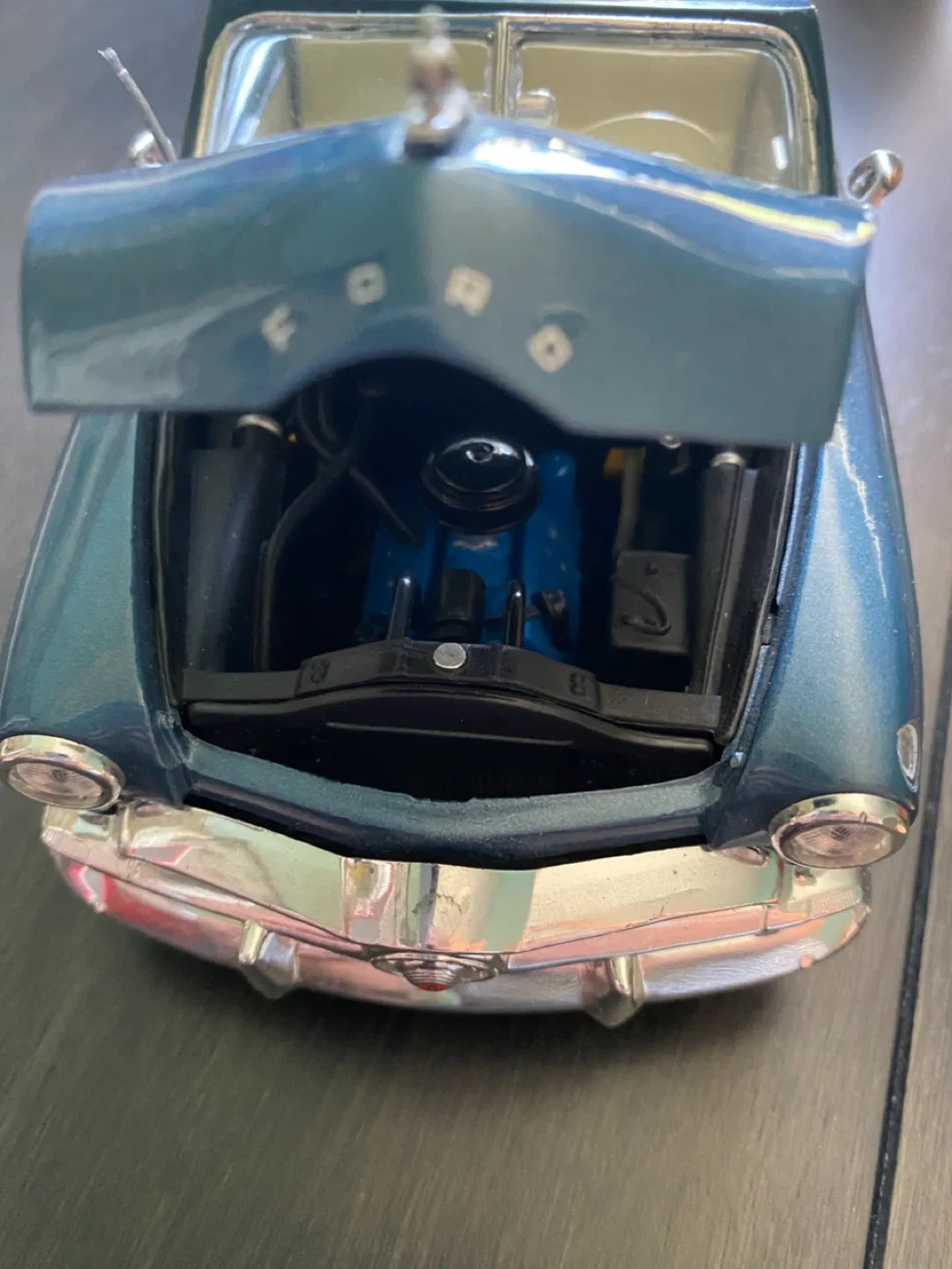 Ford 1949 Convertible Diecast Model Car image indicator(3)