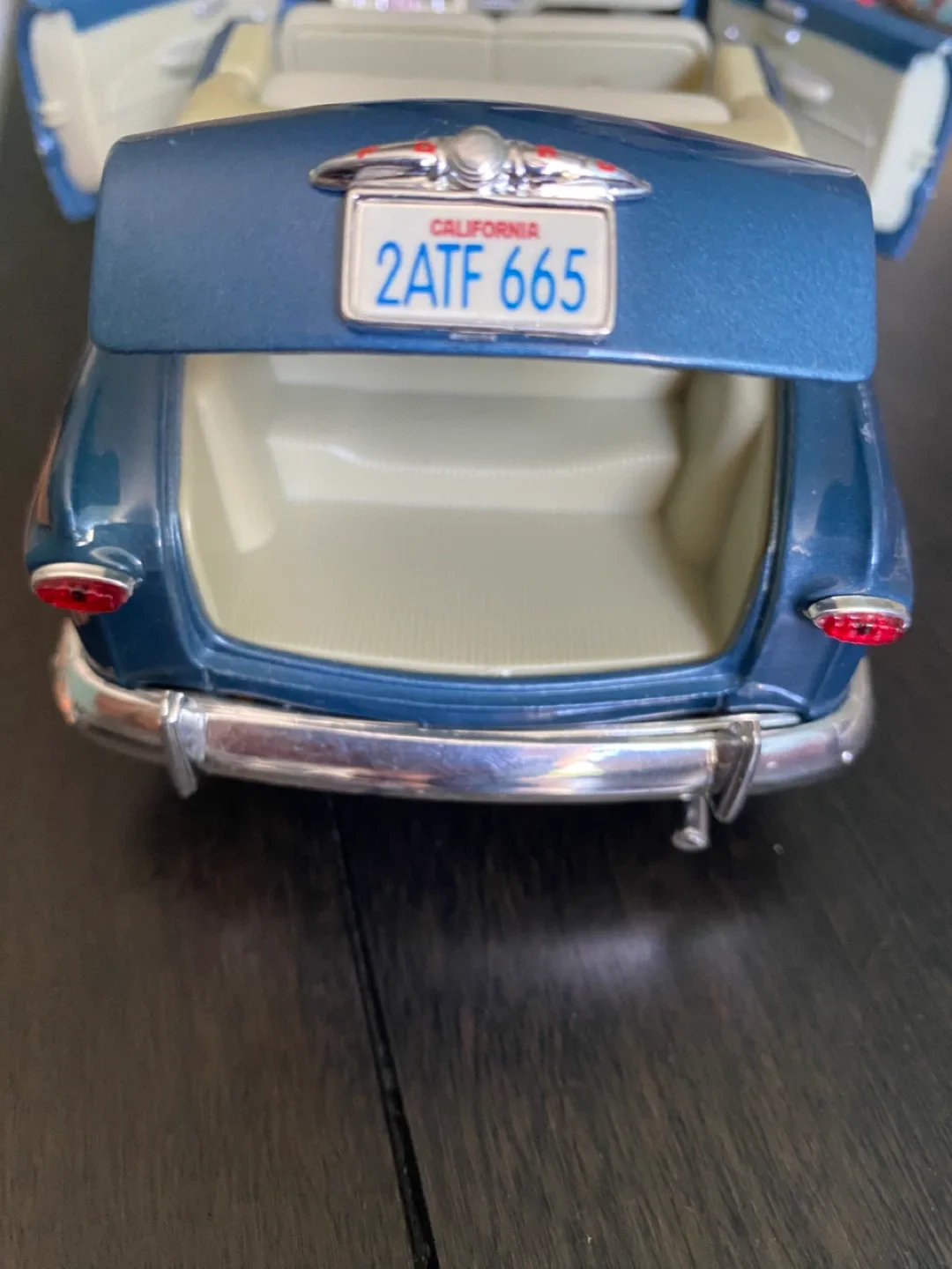 Ford 1949 Convertible Diecast Model Car image indicator(5)
