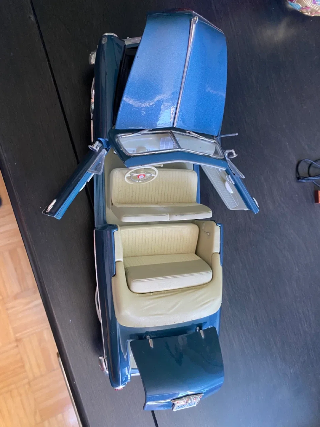 Ford 1949 Convertible Diecast Model Car image indicator(6)