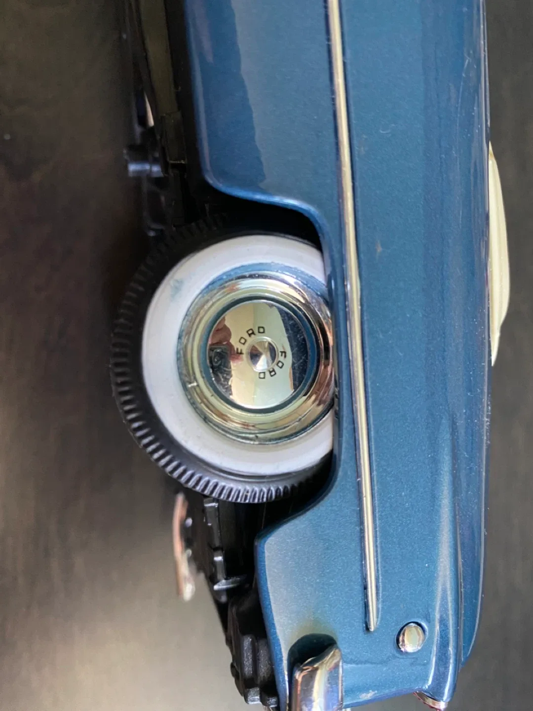 Ford 1949 Convertible Diecast Model Car image indicator(7)